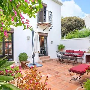https://all-about-lomas-de-marbella-club-pueblo.1costadelsol.com